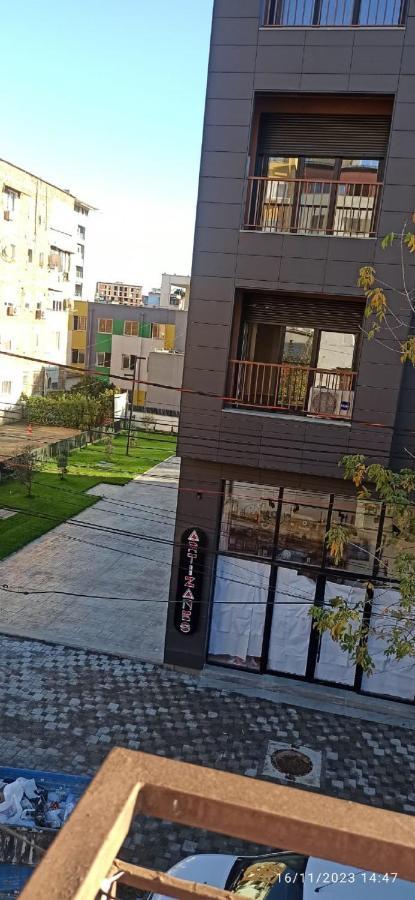 Royal Hostel Tirana Exteriör bild