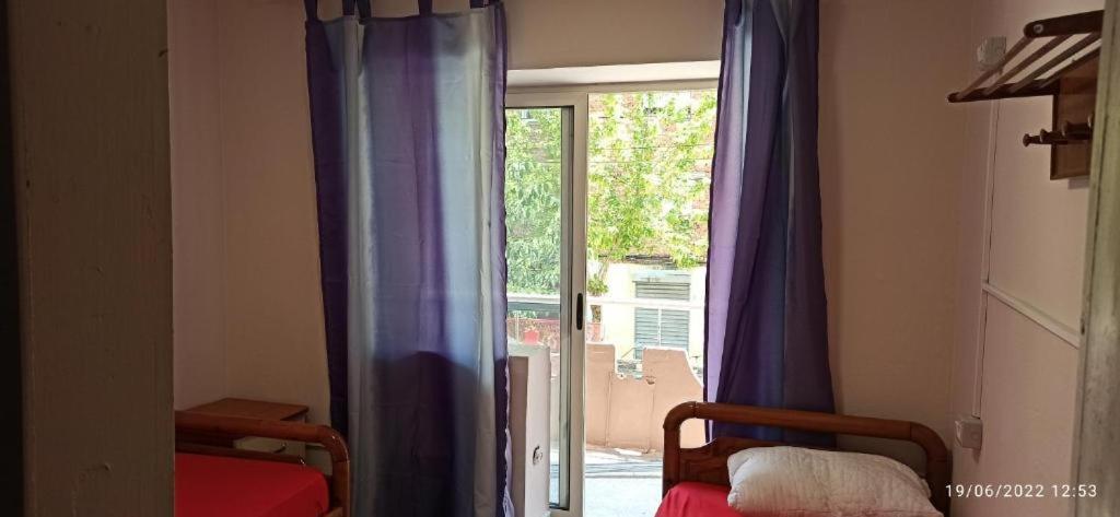 Royal Hostel Tirana Exteriör bild